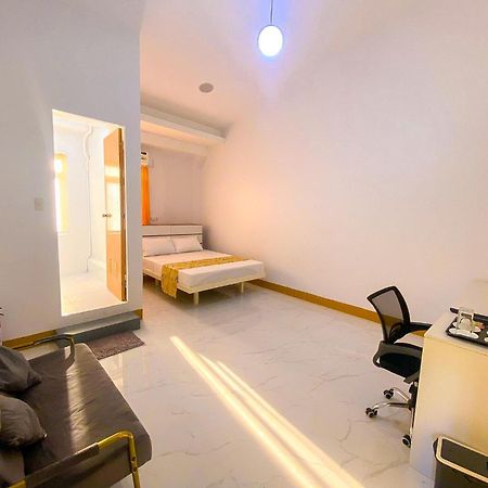 Legends Hotel & Restaurant - Lemery And Taal Dış mekan fotoğraf