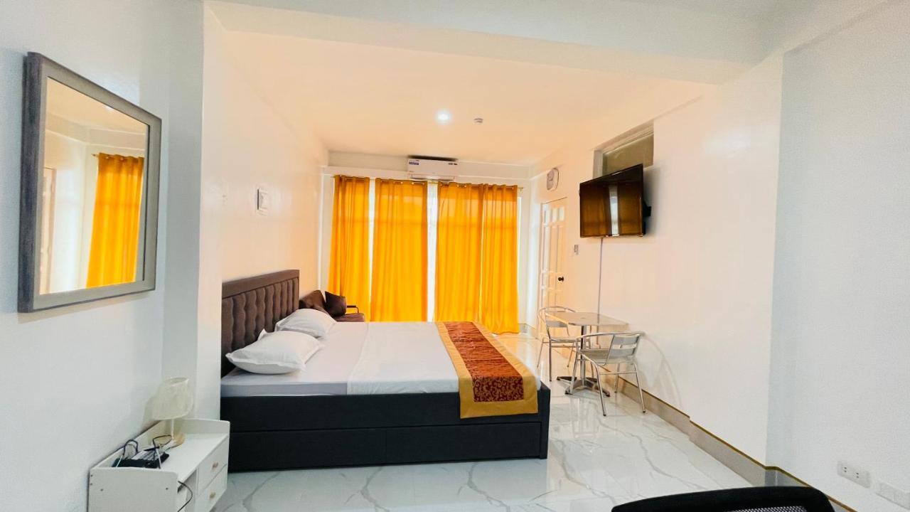 Legends Hotel & Restaurant - Lemery And Taal Dış mekan fotoğraf