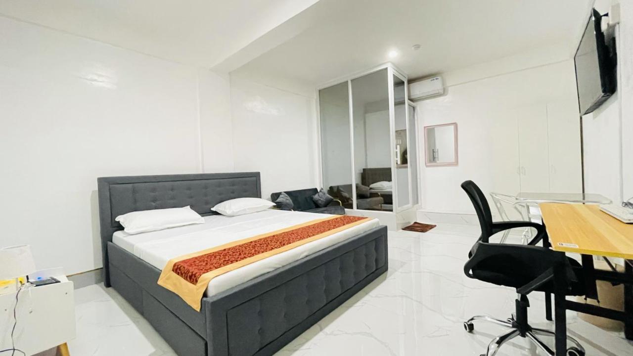 Legends Hotel & Restaurant - Lemery And Taal Dış mekan fotoğraf