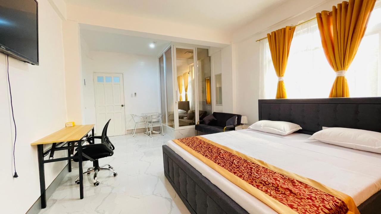 Legends Hotel & Restaurant - Lemery And Taal Dış mekan fotoğraf