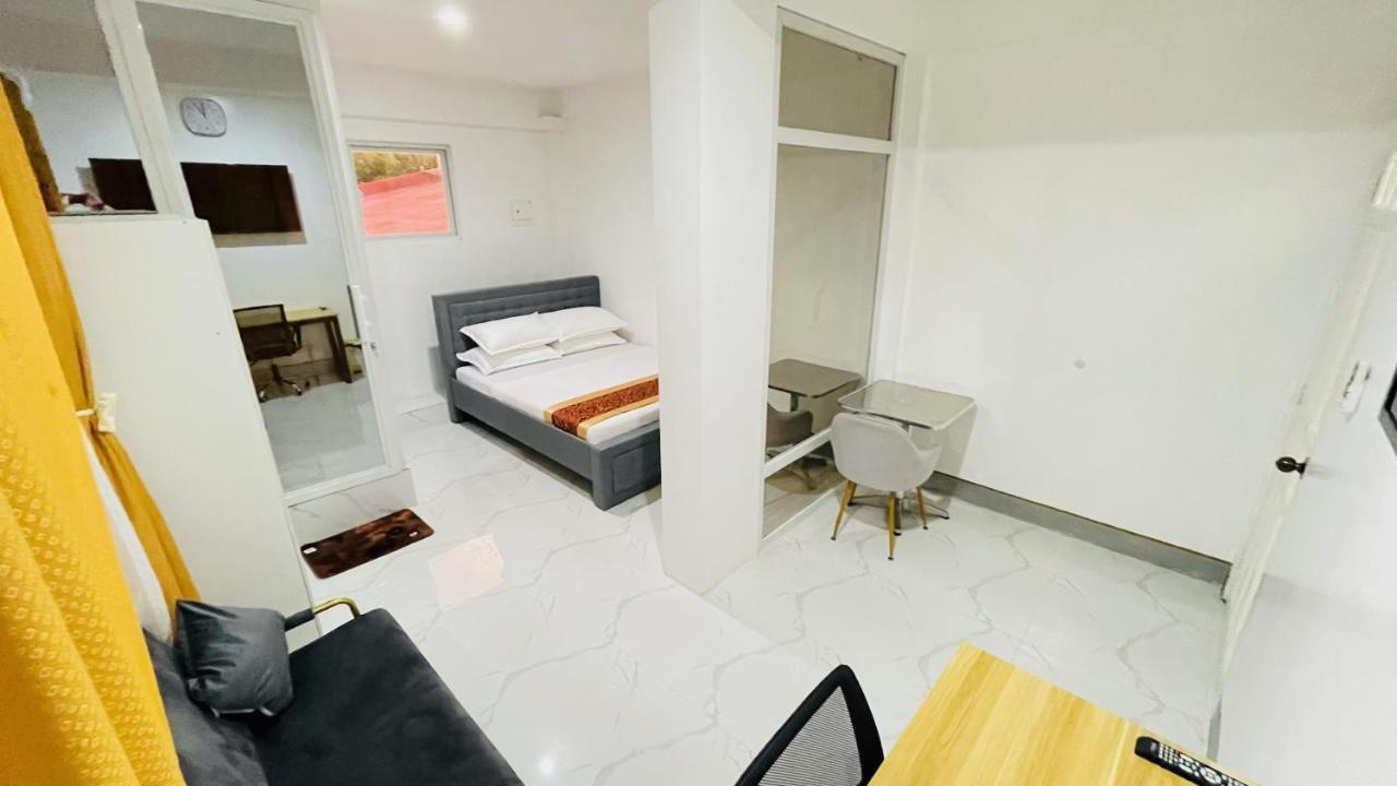 Legends Hotel & Restaurant - Lemery And Taal Dış mekan fotoğraf