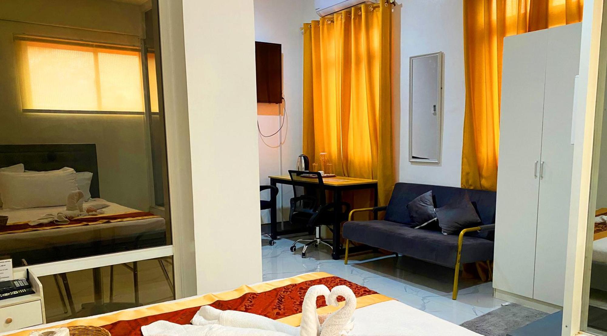 Legends Hotel & Restaurant - Lemery And Taal Dış mekan fotoğraf