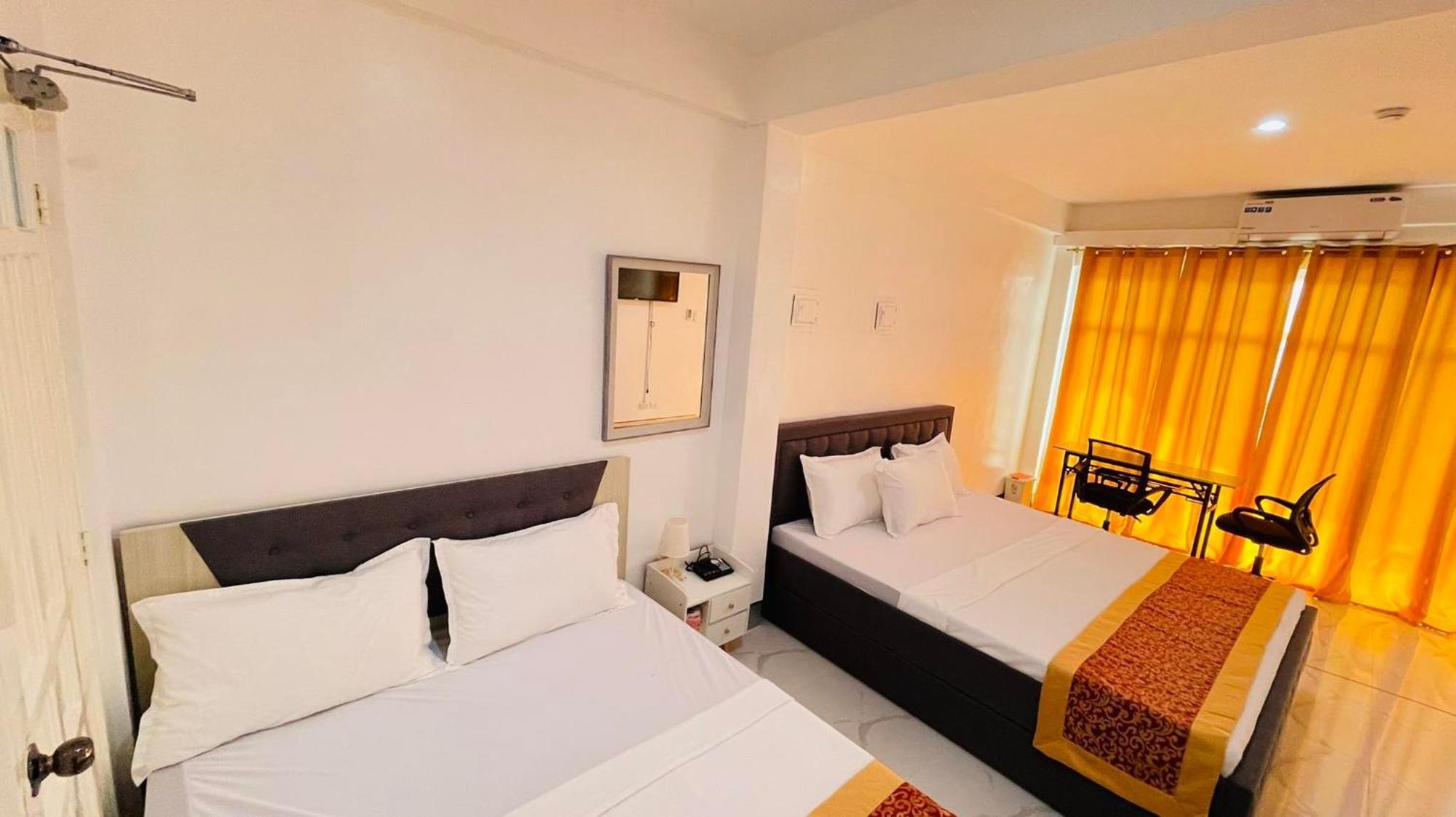 Legends Hotel & Restaurant - Lemery And Taal Dış mekan fotoğraf