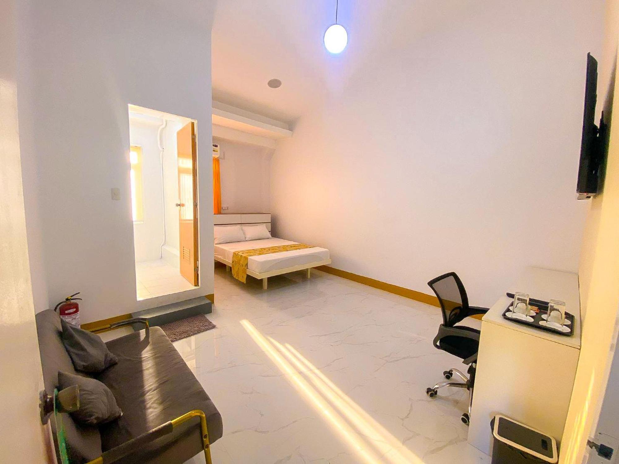 Legends Hotel & Restaurant - Lemery And Taal Dış mekan fotoğraf